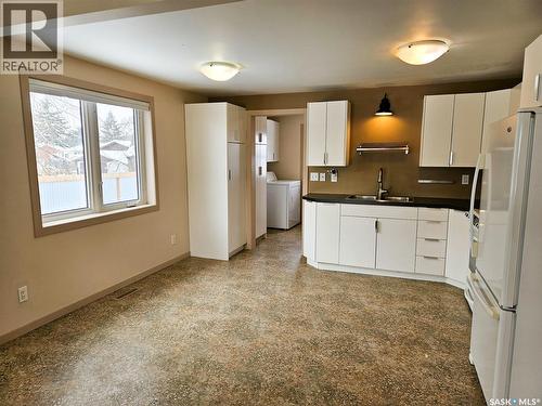 660 9Th Avenue Ne, Swift Current, SK - Indoor Photo Showing Kitchen