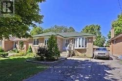 397 CENTRE STREET E  Richmond Hill, ON L4C 1B5