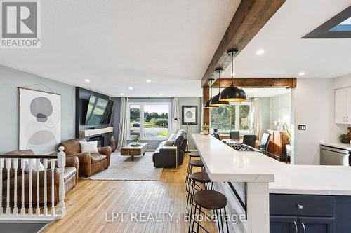 7429 Sideroad 20 Side Road, Mapleton, ON - Indoor