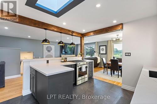 7429 Sideroad 20 Side Road, Mapleton, ON - Indoor Photo Showing Kitchen