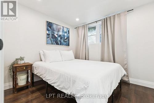 7429 Sideroad 20 Side Road, Mapleton, ON - Indoor Photo Showing Bedroom