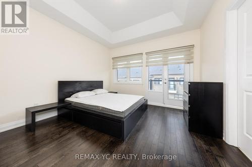 33 Duncombe Lane, Richmond Hill, ON 
