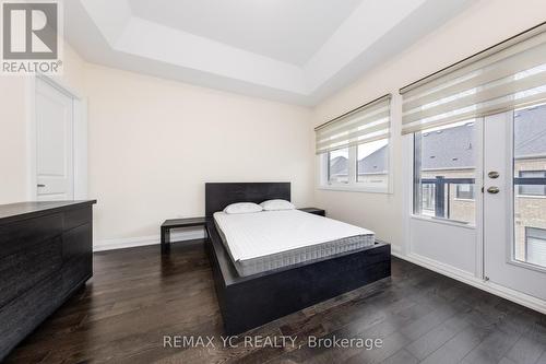 33 Duncombe Lane, Richmond Hill, ON 