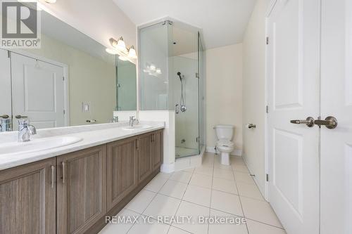 33 Duncombe Lane, Richmond Hill, ON 