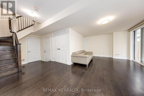 33 Duncombe Lane, Richmond Hill, ON 