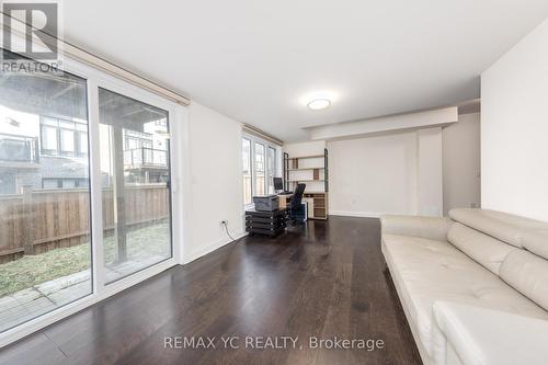 33 Duncombe Lane, Richmond Hill, ON 