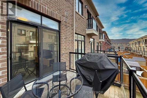 33 Duncombe Lane, Richmond Hill, ON 