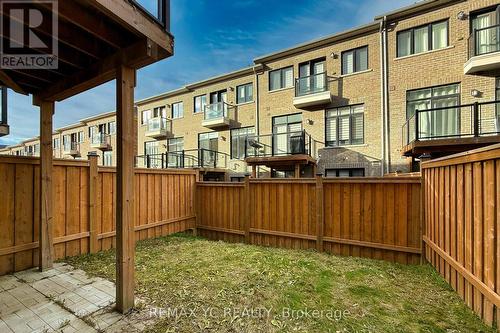 33 Duncombe Lane, Richmond Hill, ON 