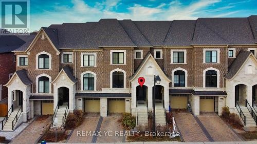 33 Duncombe Lane, Richmond Hill, ON 