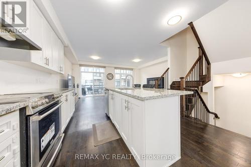33 Duncombe Lane, Richmond Hill, ON 