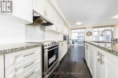 33 Duncombe Lane, Richmond Hill, ON 