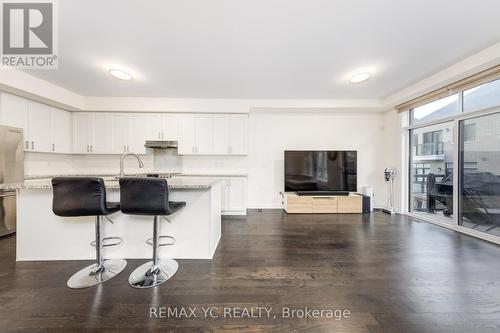 33 Duncombe Lane, Richmond Hill, ON 