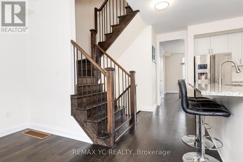 33 Duncombe Lane, Richmond Hill, ON 