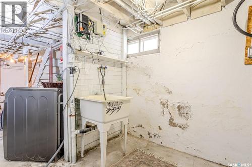 515 9Th Street E, Saskatoon, SK - Indoor Photo Showing Laundry Room