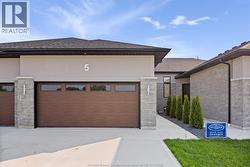 5 EAGLE STREET  Leamington, ON N8H 0E1