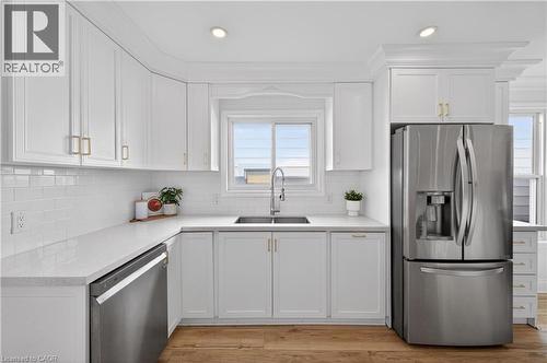 8 East 23Rd Street, Hamilton, ON - Indoor Photo Showing Kitchen With Double Sink