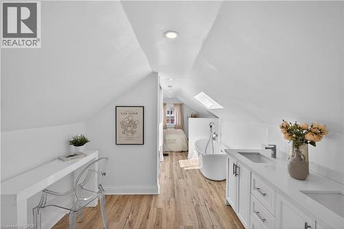 8 East 23Rd Street, Hamilton, ON - Indoor