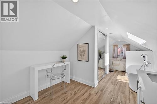 8 East 23Rd Street, Hamilton, ON - Indoor