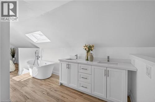 8 East 23Rd Street, Hamilton, ON - Indoor