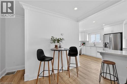 8 East 23Rd Street, Hamilton, ON - Indoor Photo Showing Kitchen