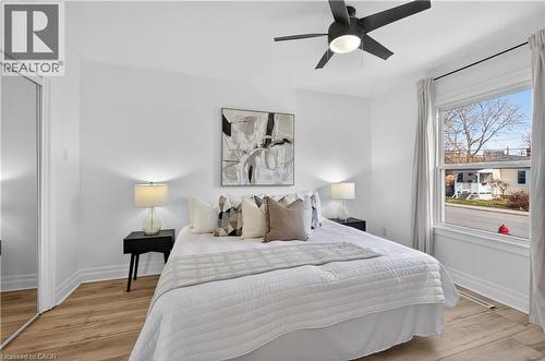 8 East 23Rd Street, Hamilton, ON - Indoor Photo Showing Bedroom