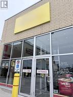 15975 BAYVIEW AVENUE  Aurora, ON L4G 0S3