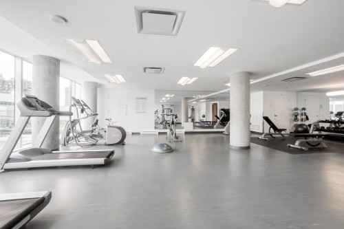 Exercise Room - 2403-495 Av. Viger O., Montréal (Ville-Marie), QC - Indoor Photo Showing Gym Room