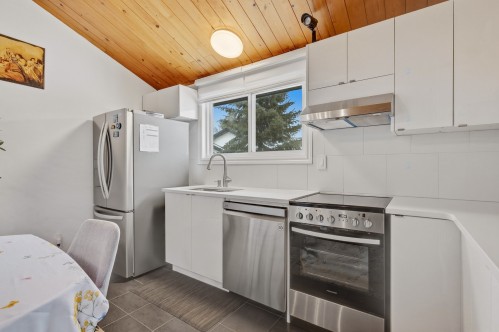 Cuisine - 6 Av. Godfrey, Saint-Sauveur, QC - Indoor Photo Showing Kitchen