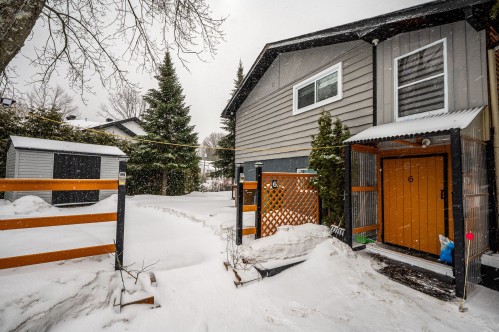 Hall d'entrée/Vestibule - 6 Av. Godfrey, Saint-Sauveur, QC - Outdoor With Exterior