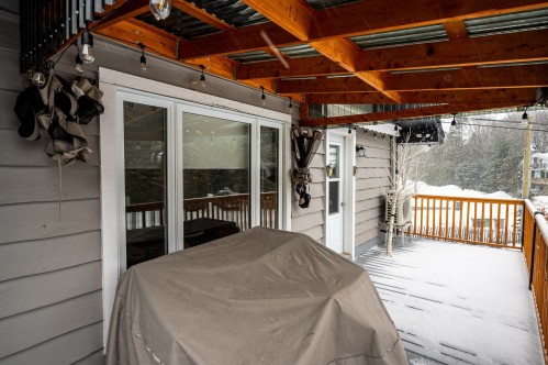 Balcon - 6 Av. Godfrey, Saint-Sauveur, QC - 