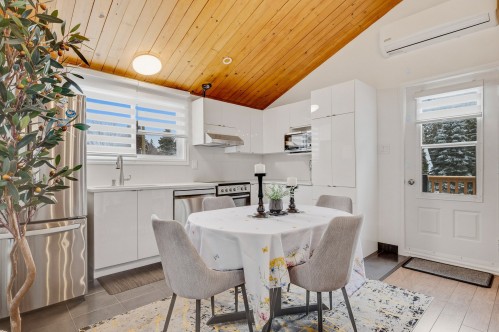 Salle à manger - 6 Av. Godfrey, Saint-Sauveur, QC - Indoor Photo Showing Dining Room
