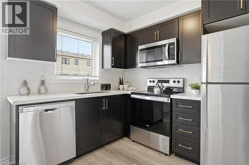 32 Radison Lane, Hamilton, ON - Indoor Photo Showing Kitchen With Upgraded Kitchen