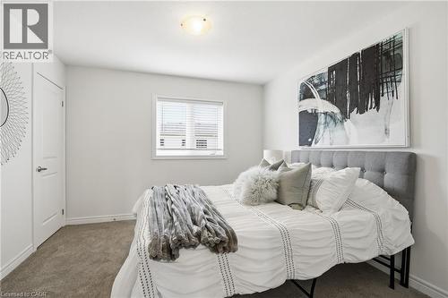 32 Radison Lane, Hamilton, ON - Indoor Photo Showing Bedroom