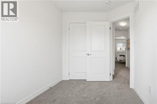 32 Radison Lane, Hamilton, ON - Indoor Photo Showing Other Room