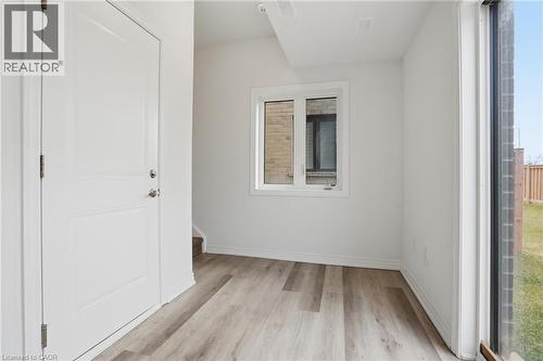 32 Radison Lane, Hamilton, ON - Indoor Photo Showing Other Room
