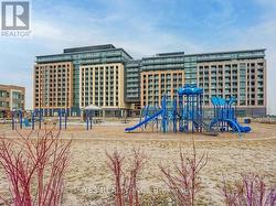 13 - 100 EAGLE ROCK WAY  Vaughan, ON L6A 5B9