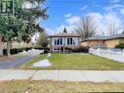 186 NORFOLK AVENUE  Richmond Hill, ON L4C 2C8