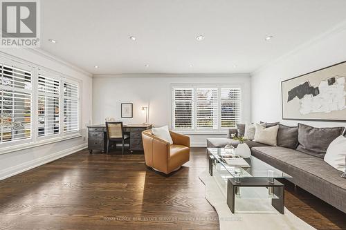 52 Joymar Drive, Mississauga, ON - Indoor Photo Showing Living Room
