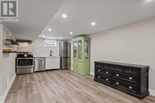 23 Stormont Drive, London South (South T), ON - Indoor