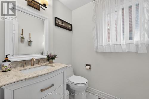 92 Weldrick Road E, Richmond Hill, ON - Indoor Photo Showing Bathroom