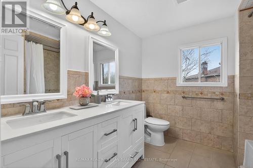 92 Weldrick Road E, Richmond Hill, ON - Indoor Photo Showing Bathroom