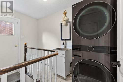 92 Weldrick Road E, Richmond Hill, ON - Indoor Photo Showing Laundry Room