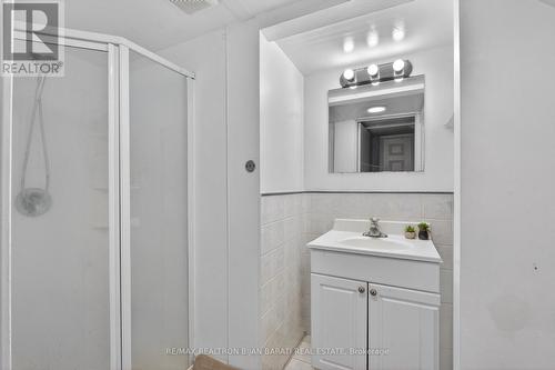 92 Weldrick Road E, Richmond Hill, ON - Indoor Photo Showing Bathroom