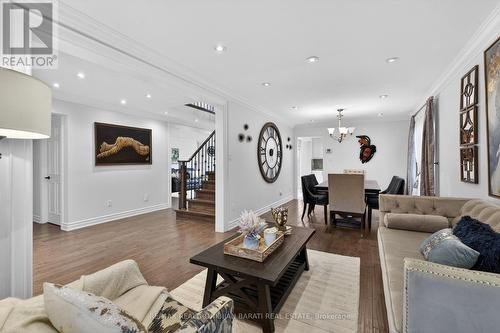 92 Weldrick Road E, Richmond Hill, ON - Indoor Photo Showing Living Room