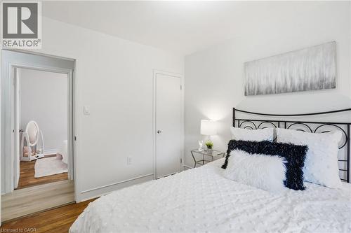 7 West 1St Street, Hamilton, ON - Indoor Photo Showing Bedroom