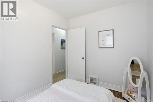 7 West 1St Street, Hamilton, ON - Indoor Photo Showing Bedroom