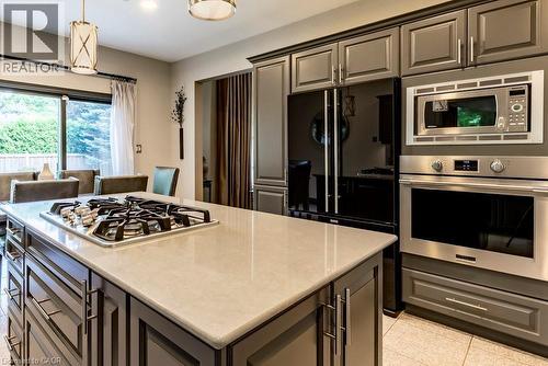 223 Briar Hill Crescent, Ancaster, ON - Indoor Photo Showing Kitchen