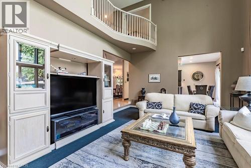 223 Briar Hill Crescent, Ancaster, ON - Indoor Photo Showing Living Room