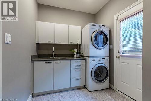 223 Briar Hill Crescent, Ancaster, ON - Indoor Photo Showing Laundry Room