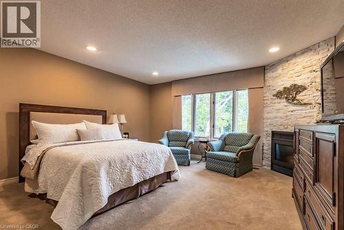 223 Briar Hill Crescent, Ancaster, ON - Indoor Photo Showing Bedroom